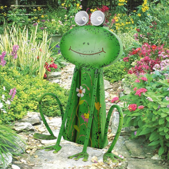 Solar Powered Garden Animals Outdoor Metal Frog Sculpture Garden Ornaments