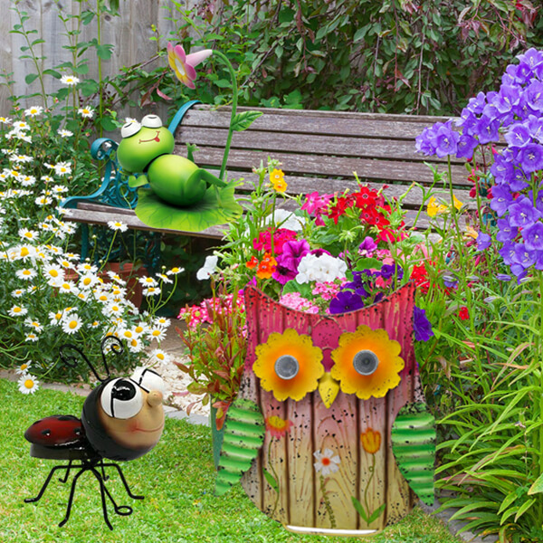 How to Decorate a Garden